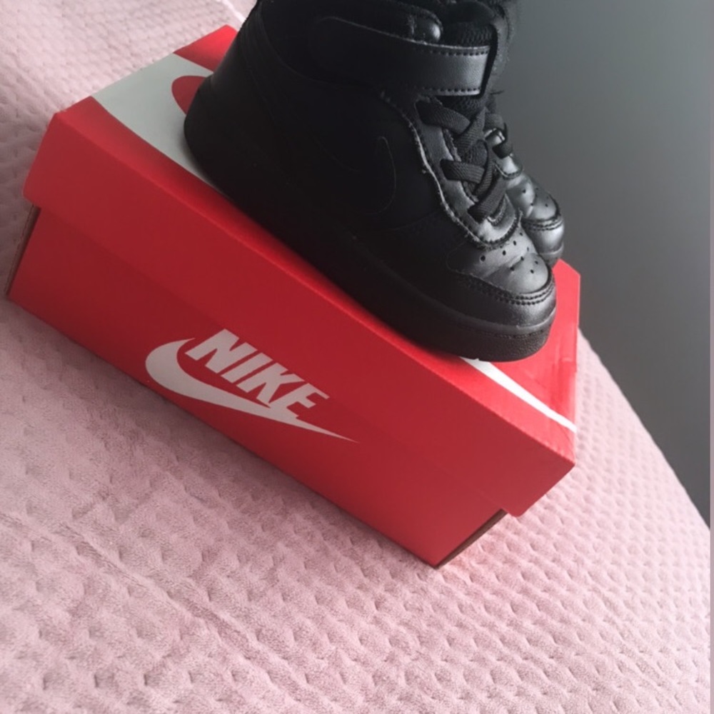 MID 2 Nike